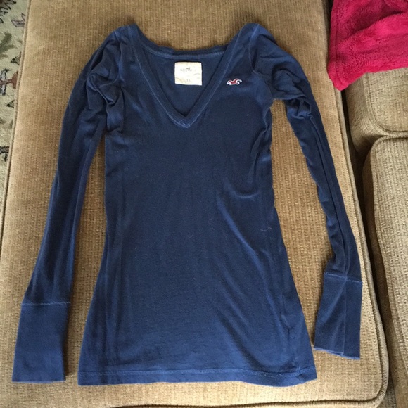 Hollister Tops - Hollister navy v-neck